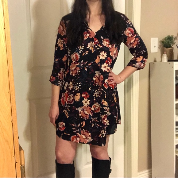 LUSH Floral Dress - Picture 2 of 5